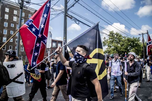 170815-charlottesville-protest-se-1258p_9af72f9f4a7e77875b3de0d5de556c33.nbcnews-ux-2880-1000