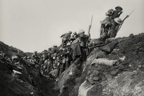 WWI-troops-over-the-top-070116hr
